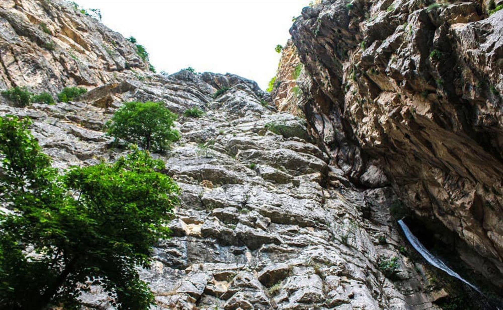 آبشار زیبای آق سو 