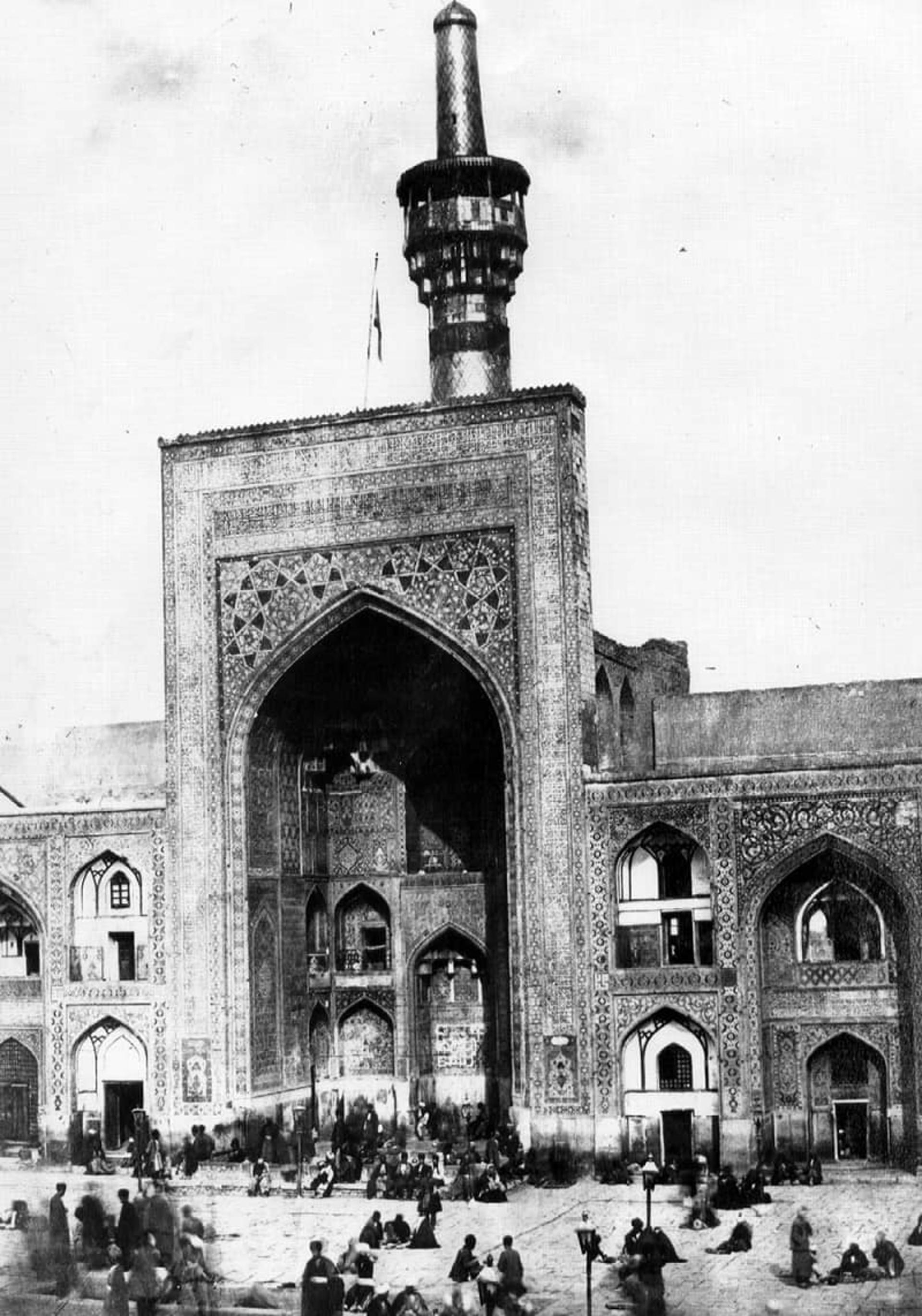 صحن عتیق در دوره‌ی قاجار