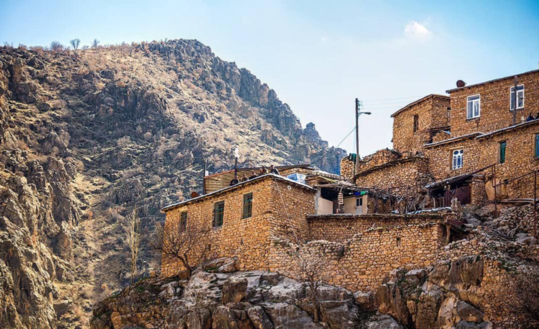 سوغات پالنگان- موج بافی و گلیم بافی