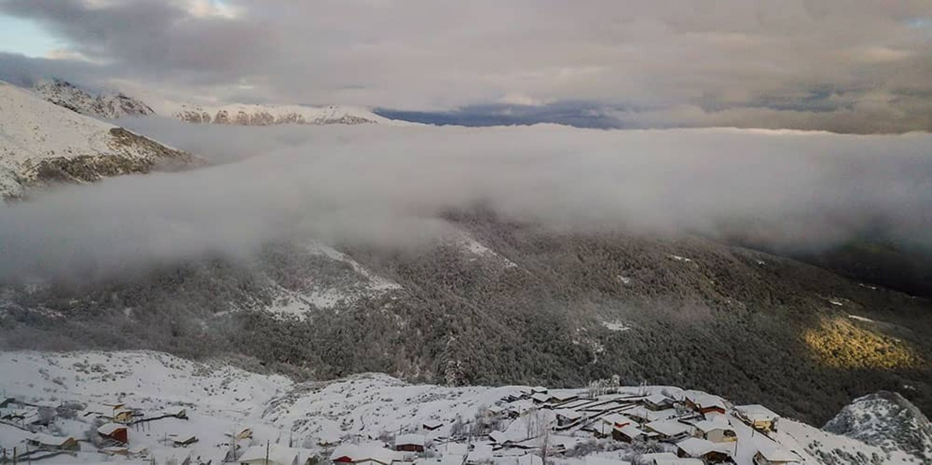 روستای فیلبند و اقیانوس ابری زیبای آن