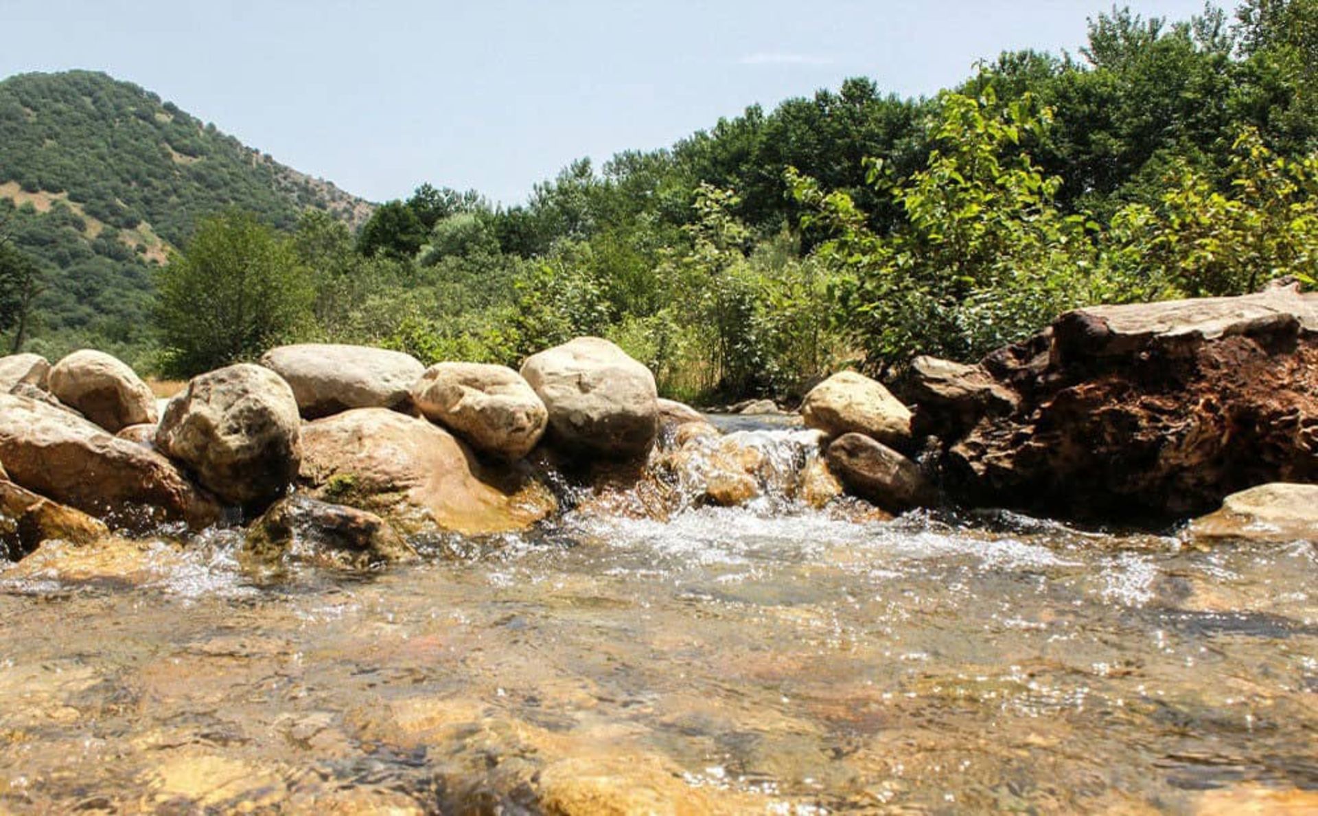 آبشار زیبای آق سو 