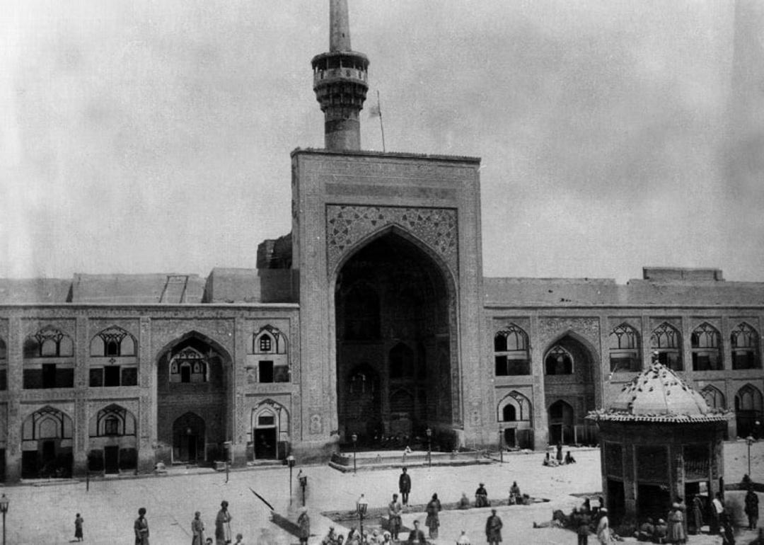 ایوان عباسی در صحن عتیق؛ حرم امام رضا (ع)