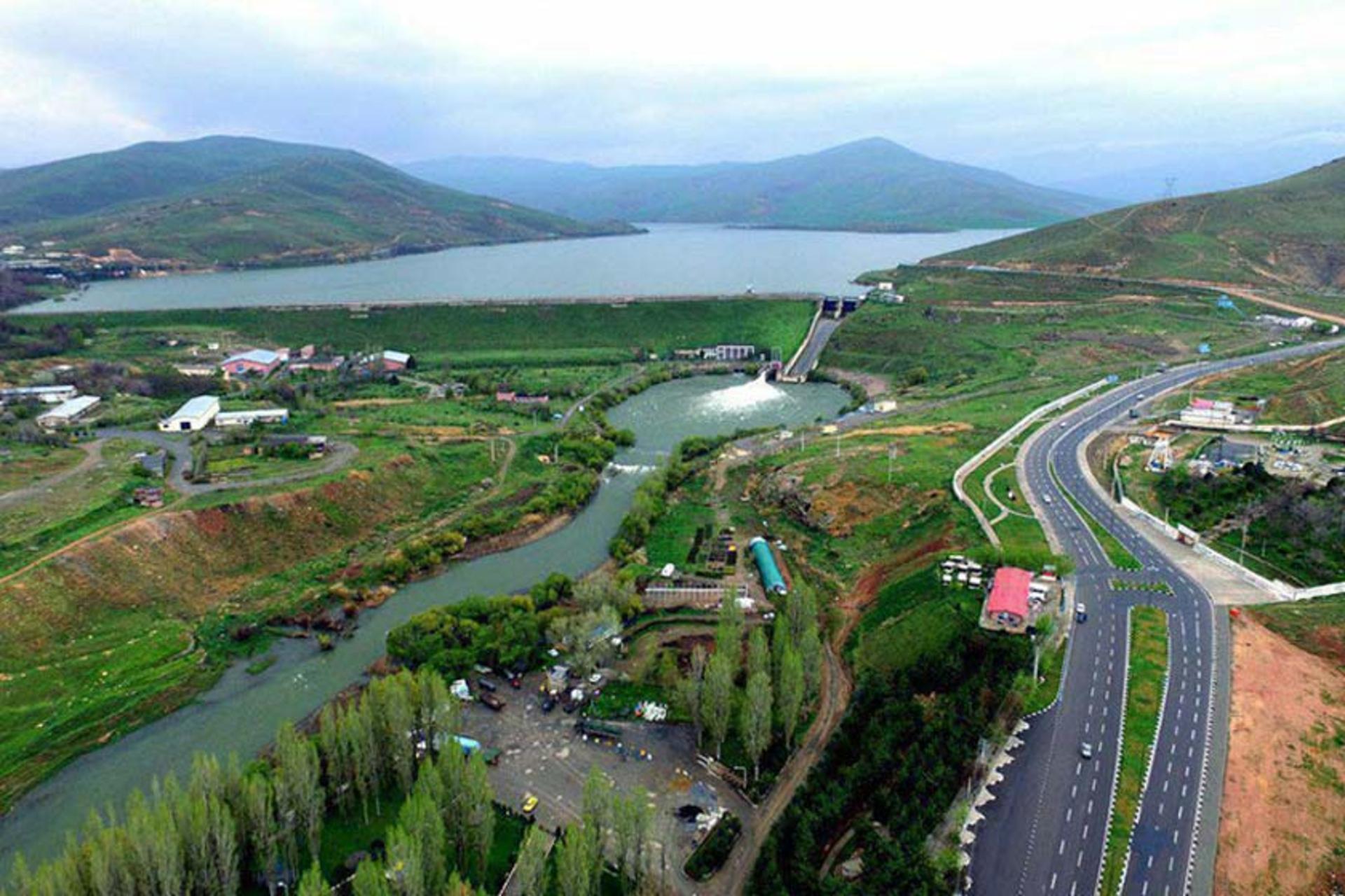 دریاچه سد مهاباد