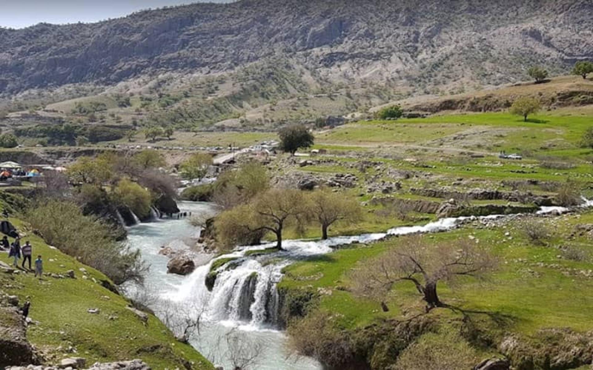 جاذبه های نزدیک به آبشارهای آرپناه