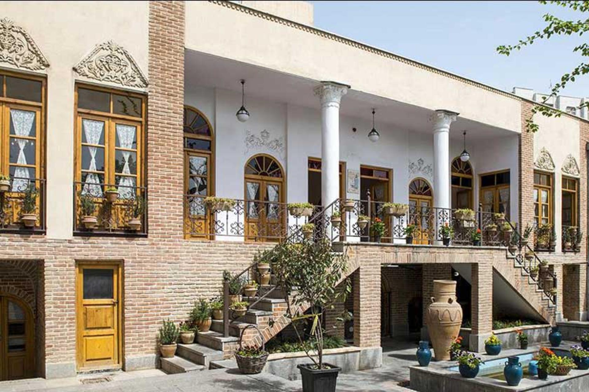 خانه دبیرالملک