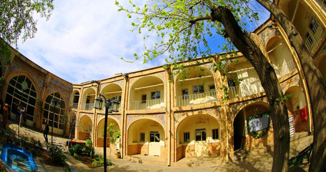 مسجد و مدرسه معمار باشی در محله امام زاده یحیی