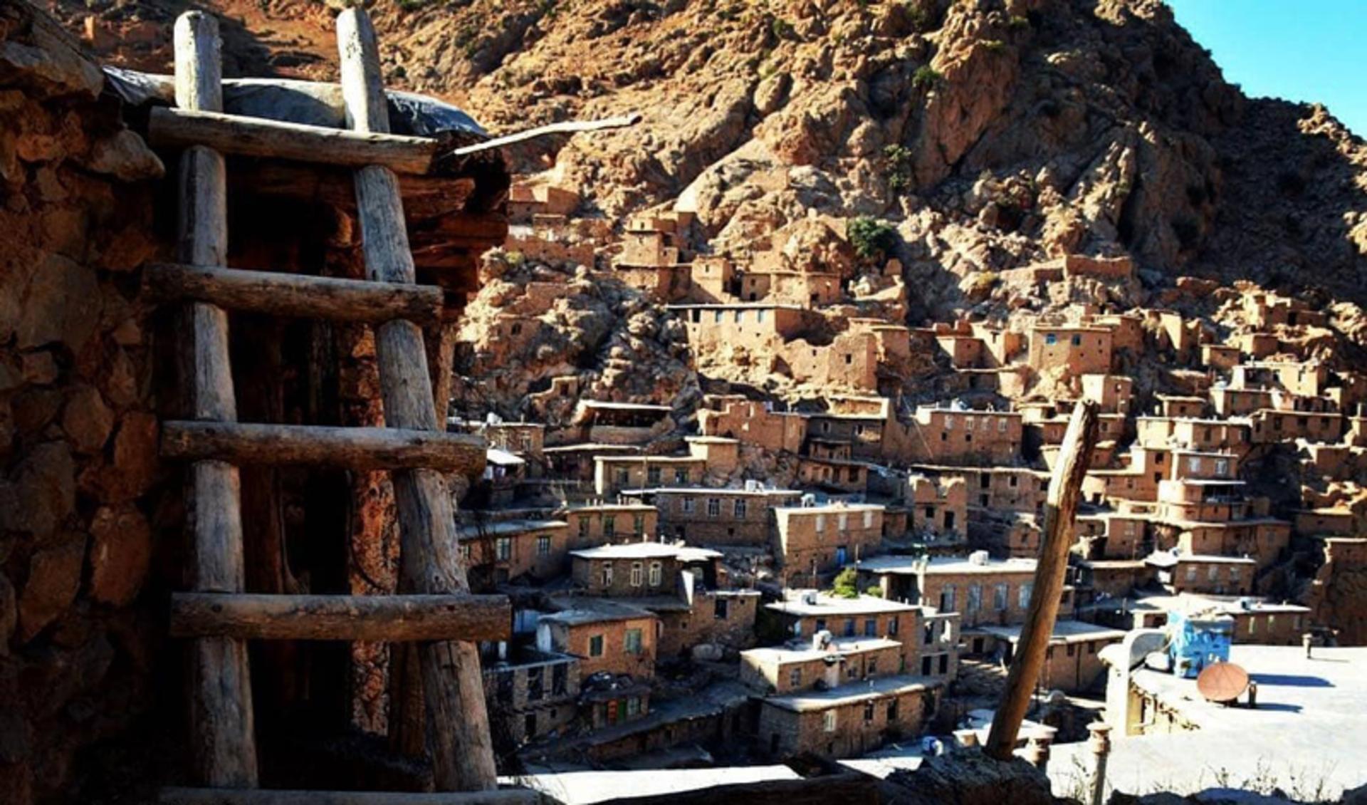 روستای زیبا و پلکانی پالنگان کردستان