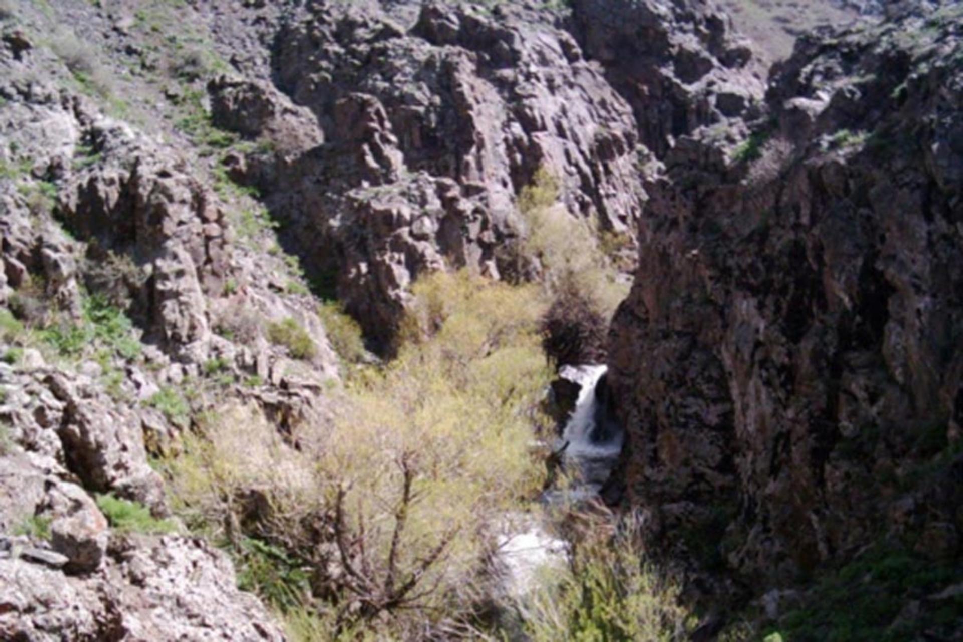 آبشار بلوکان میانه