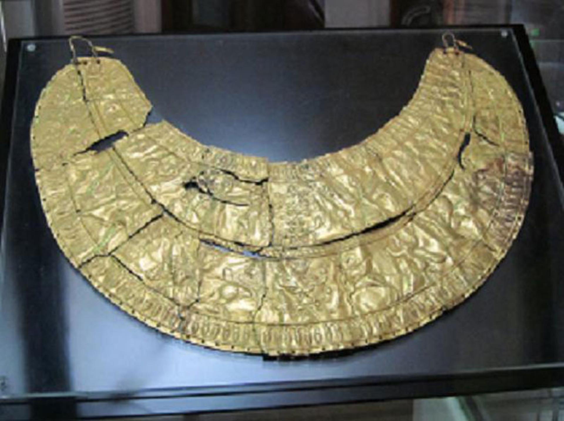 گنجینه زیویه