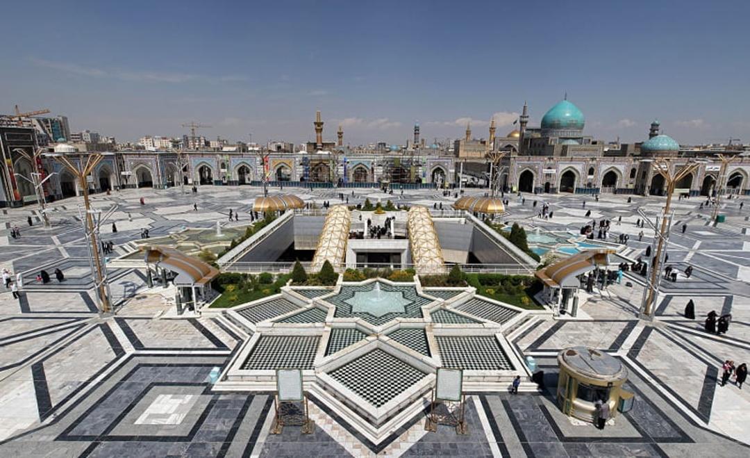 صحن جامع رضوی حرم امام رضا (ع)
