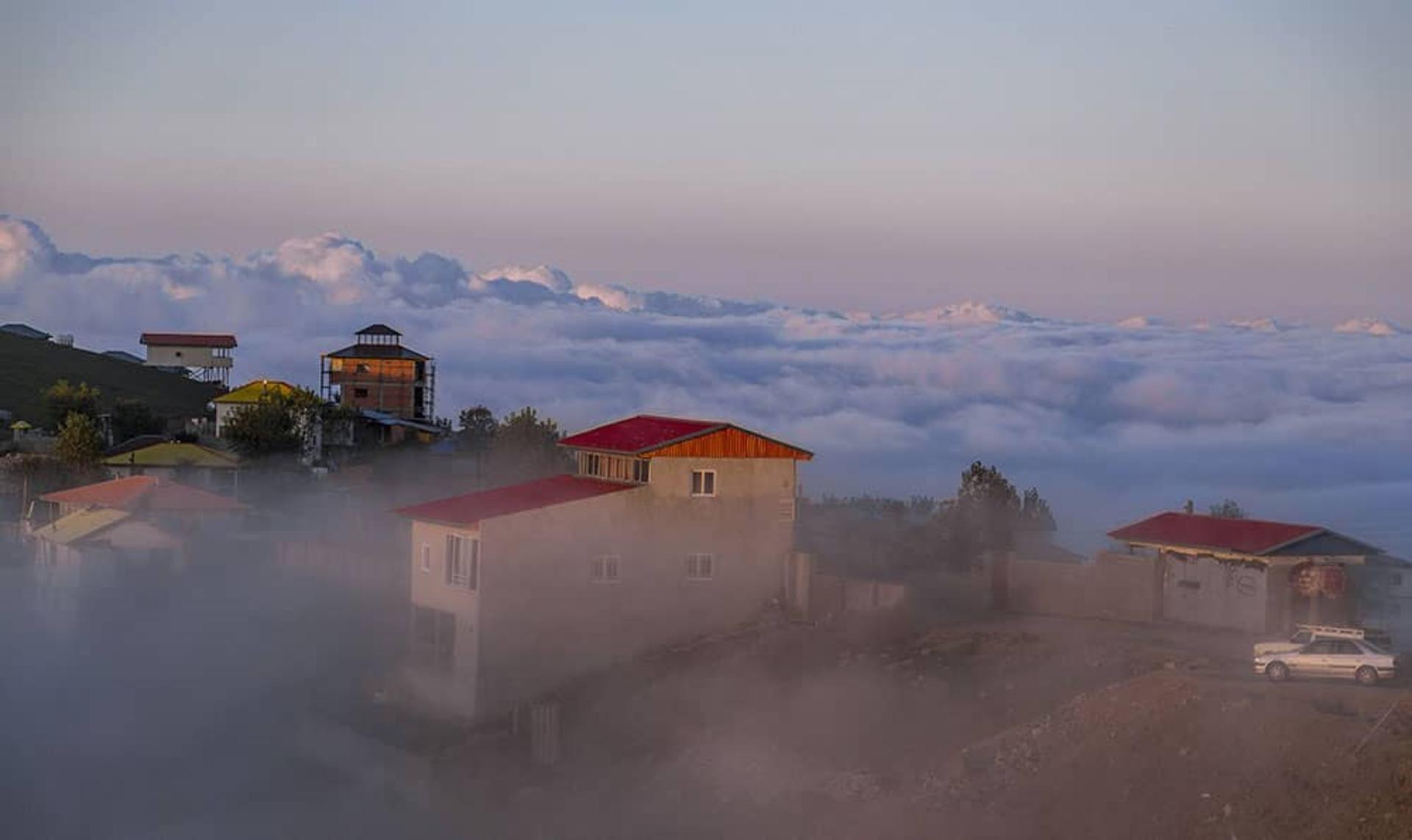روستای فیلبند و اقیانوس ابری زیبای آن