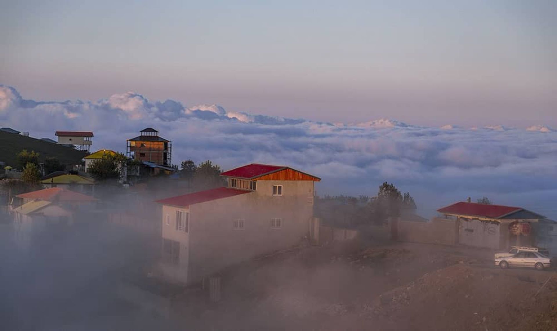 روستای فیلبند و اقیانوس ابری زیبای آن