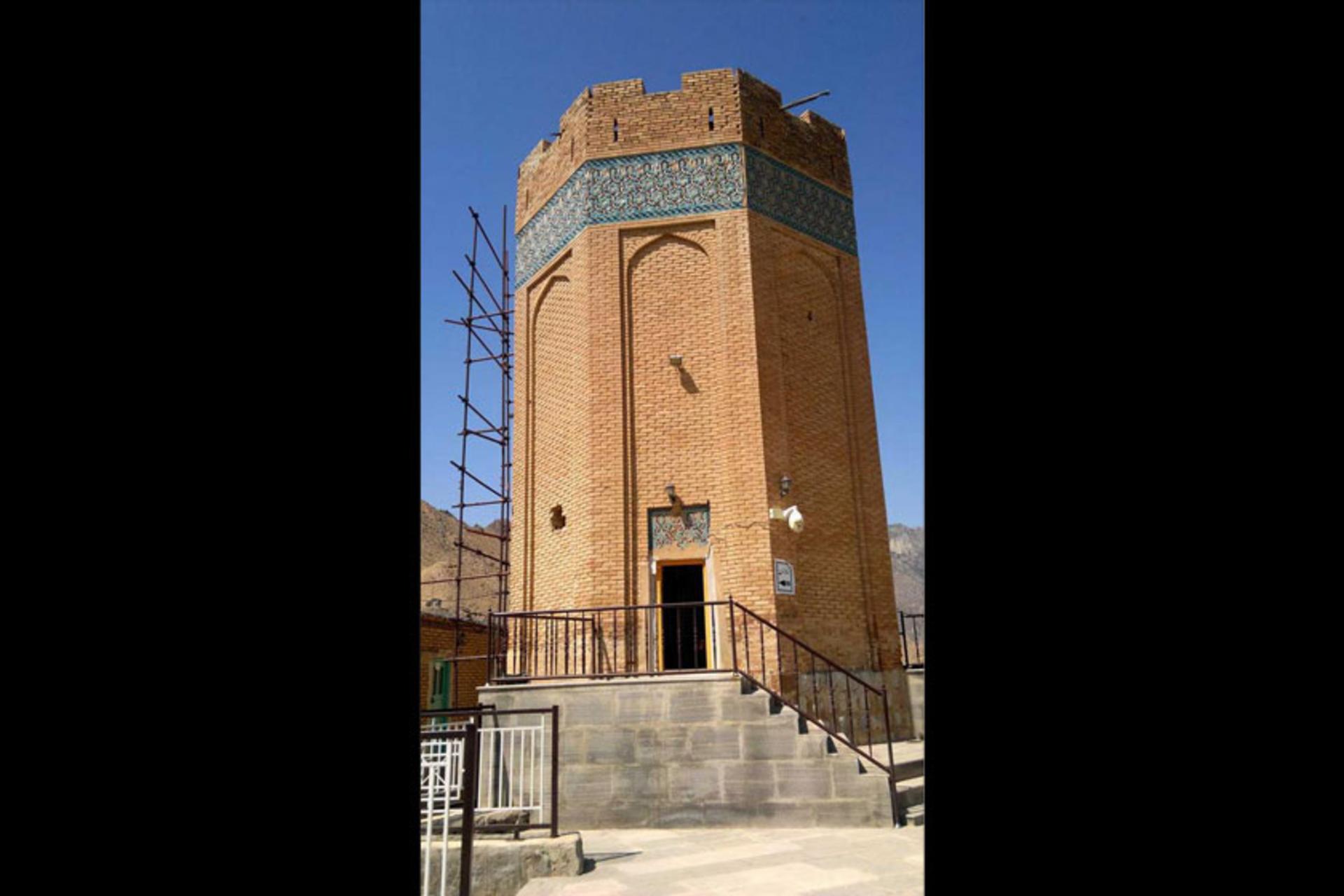 برج دوزال (مقبره امامزاده شعیب)