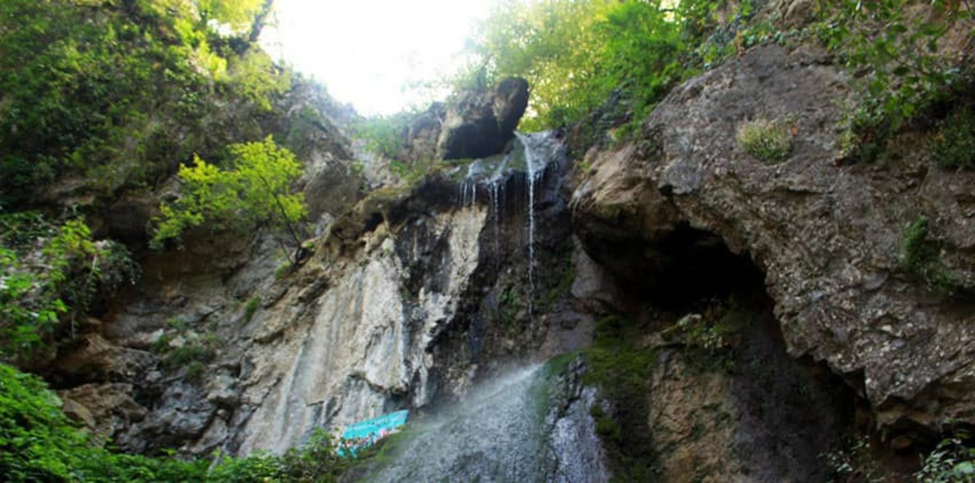 آبشار دوقلوی زیارت