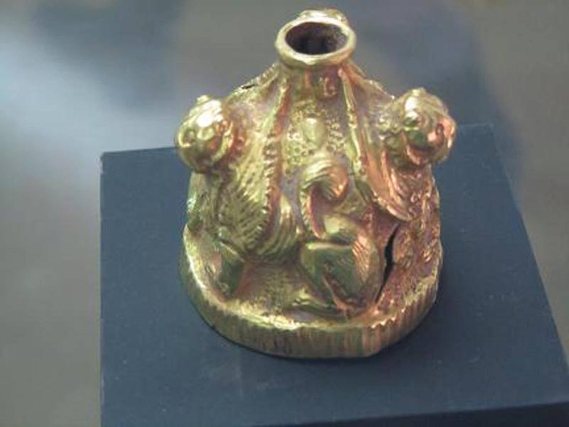 گنجینه زیویه