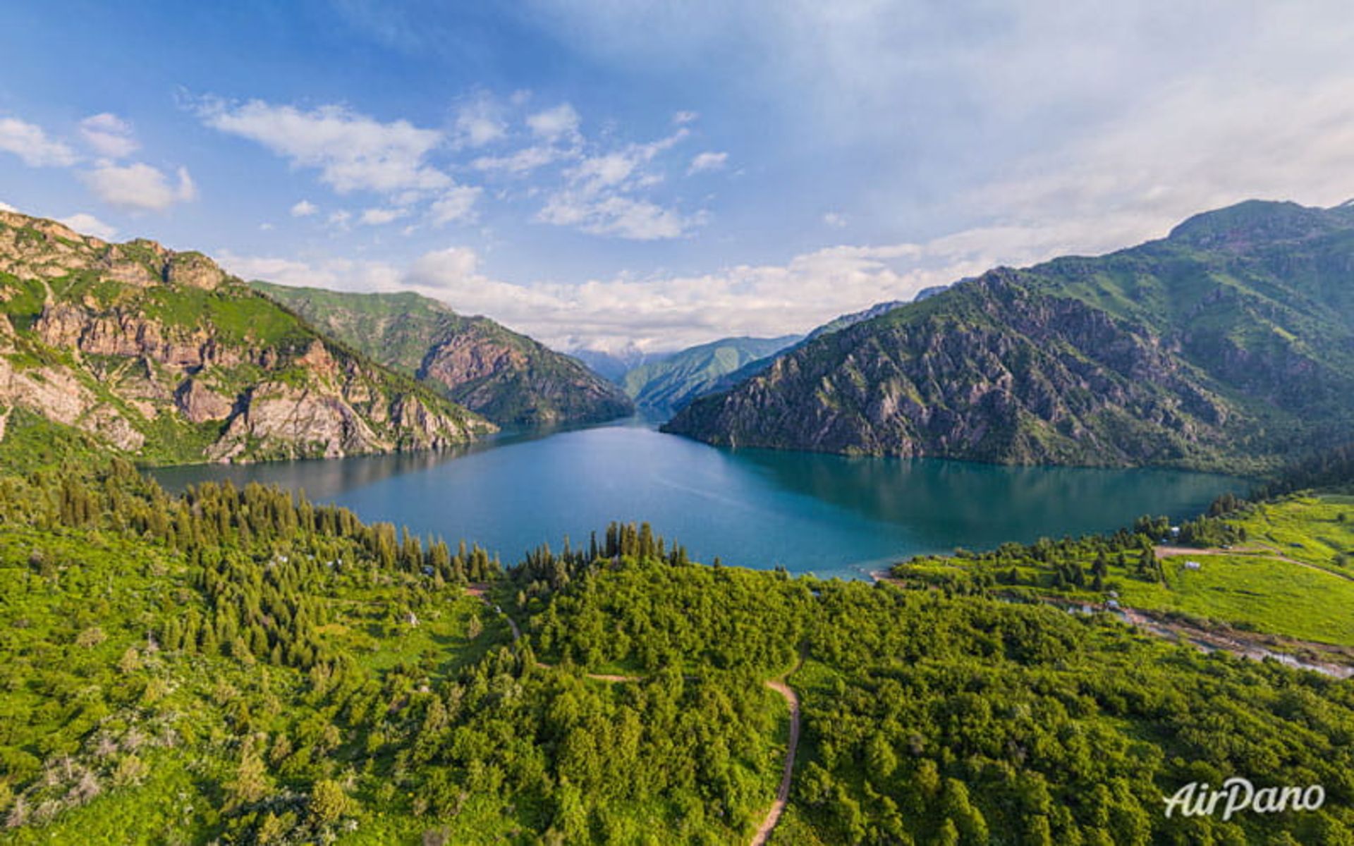 دریاچه ساری چلک قرقیزستان