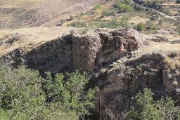 قلعه سنگی میانه