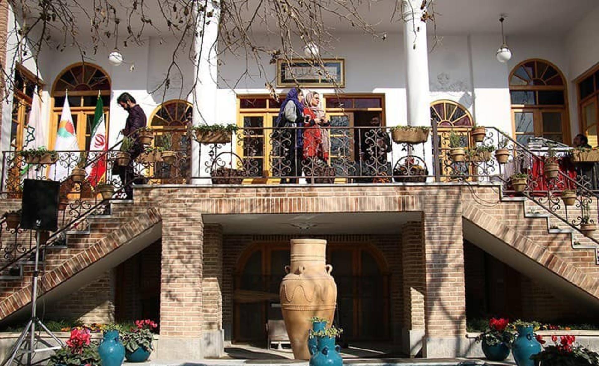 خانه دبیرالملک در محله باغ امین عودلاجان 
