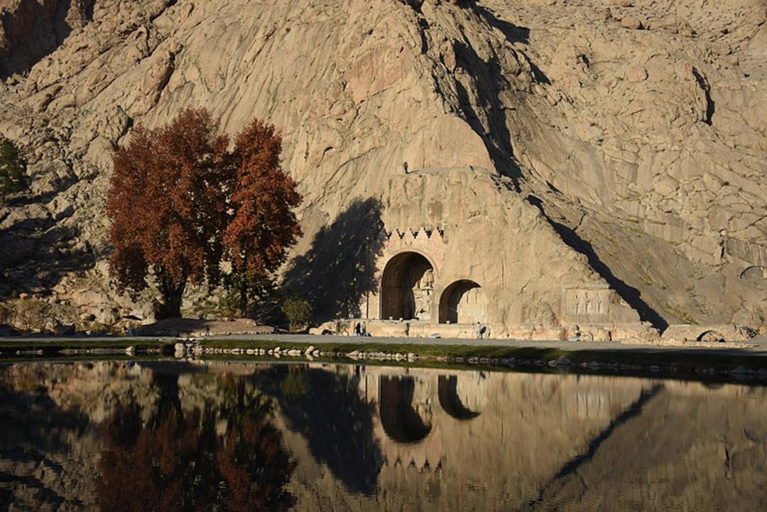 معنی طاق بستان