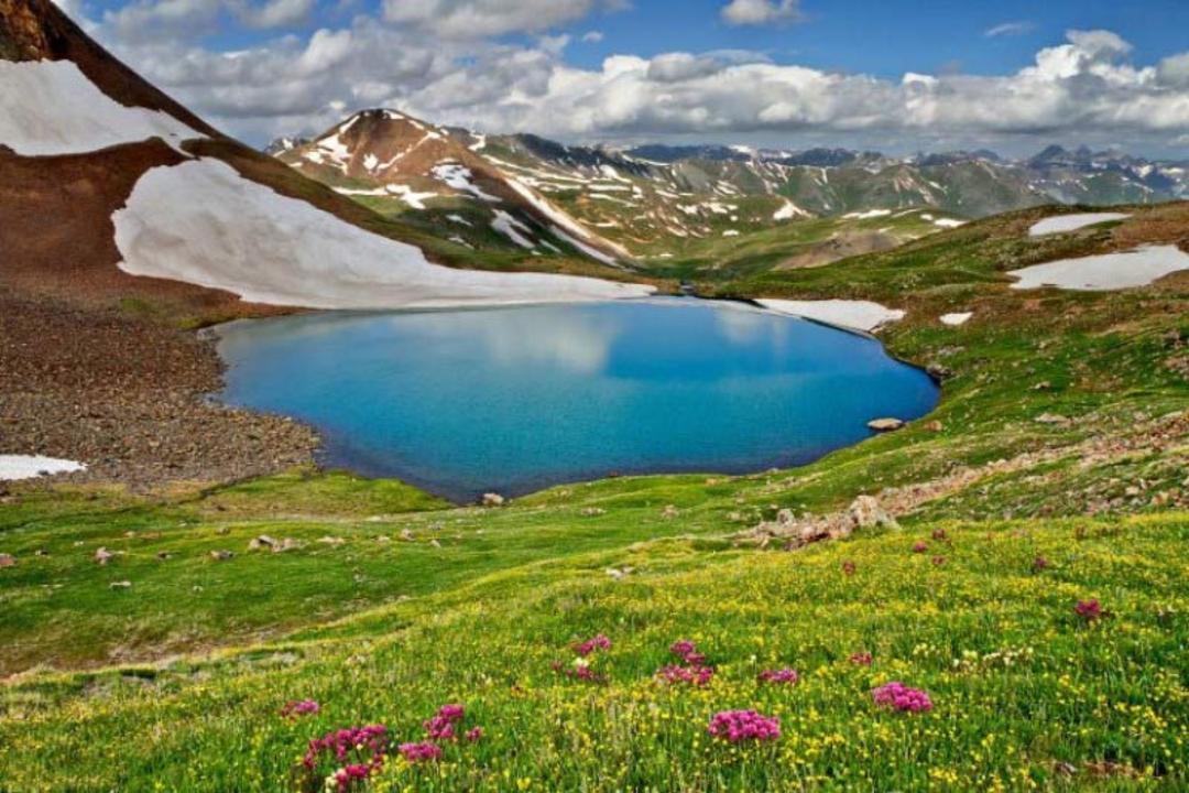 دریاچه نئور