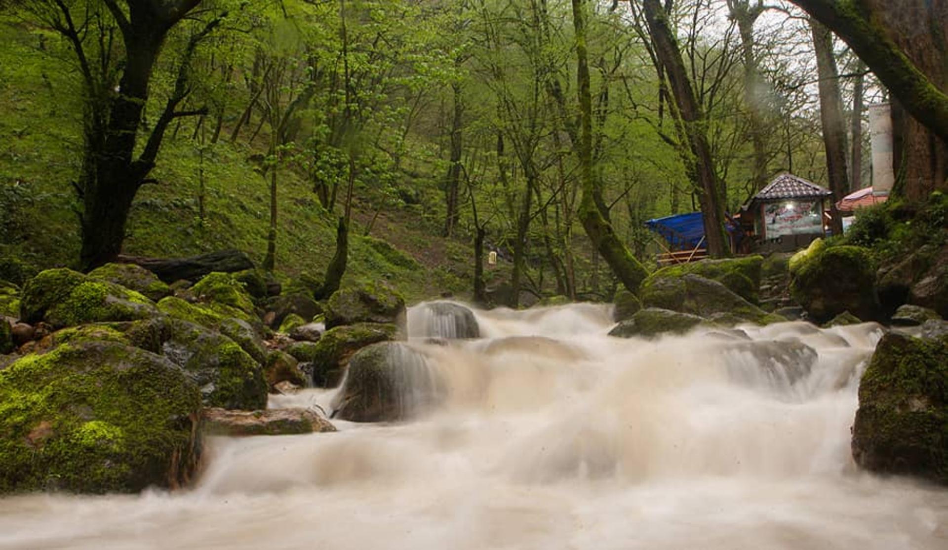 طبیعت زیبا و تماشایی قلعه رودخان