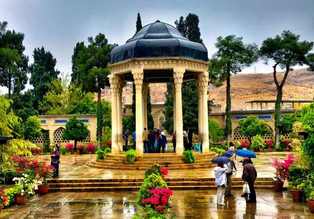 ساختمان آرامگاه حافظ شیراز 