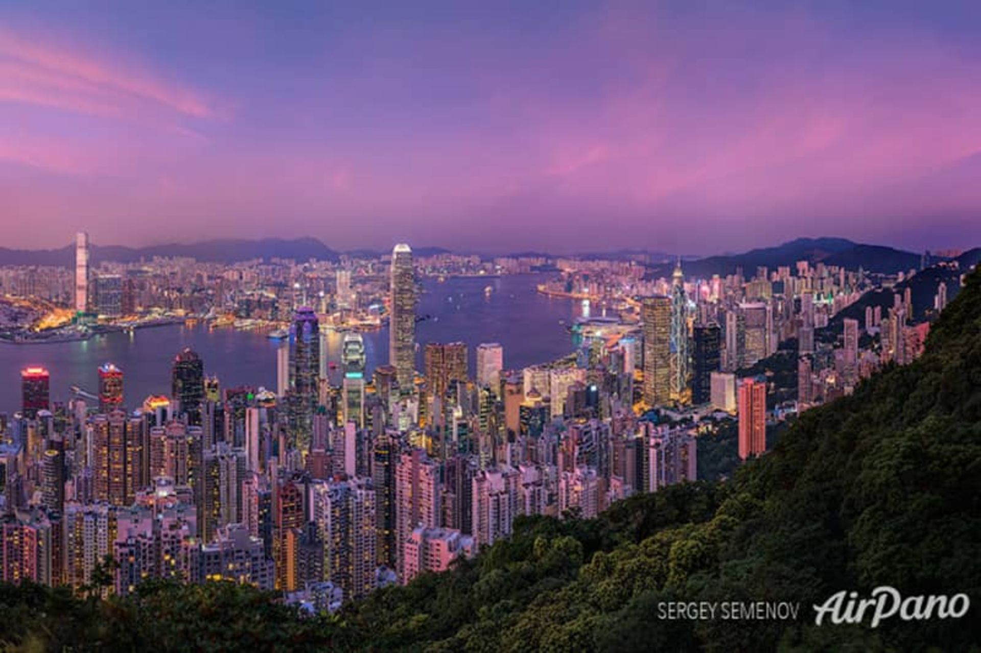 نمای هنگ کنگ در غروب از سمت جزیره ویکتوریا پیک -Victoria Peak Island