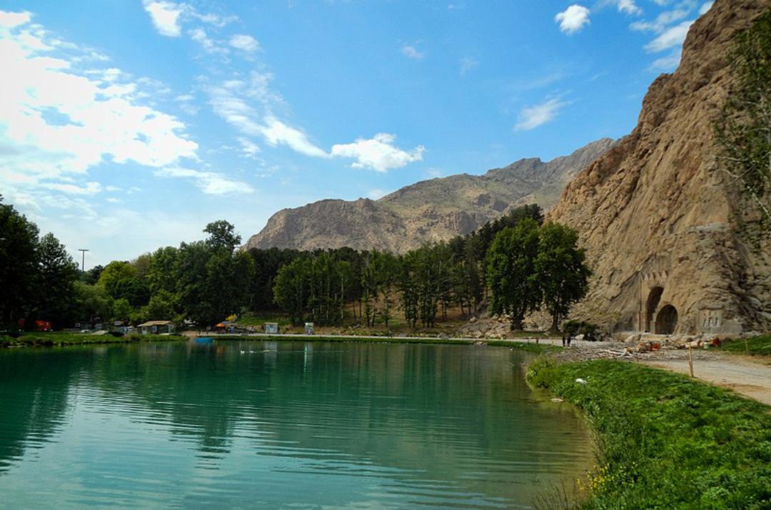 طاق بستان کجاست