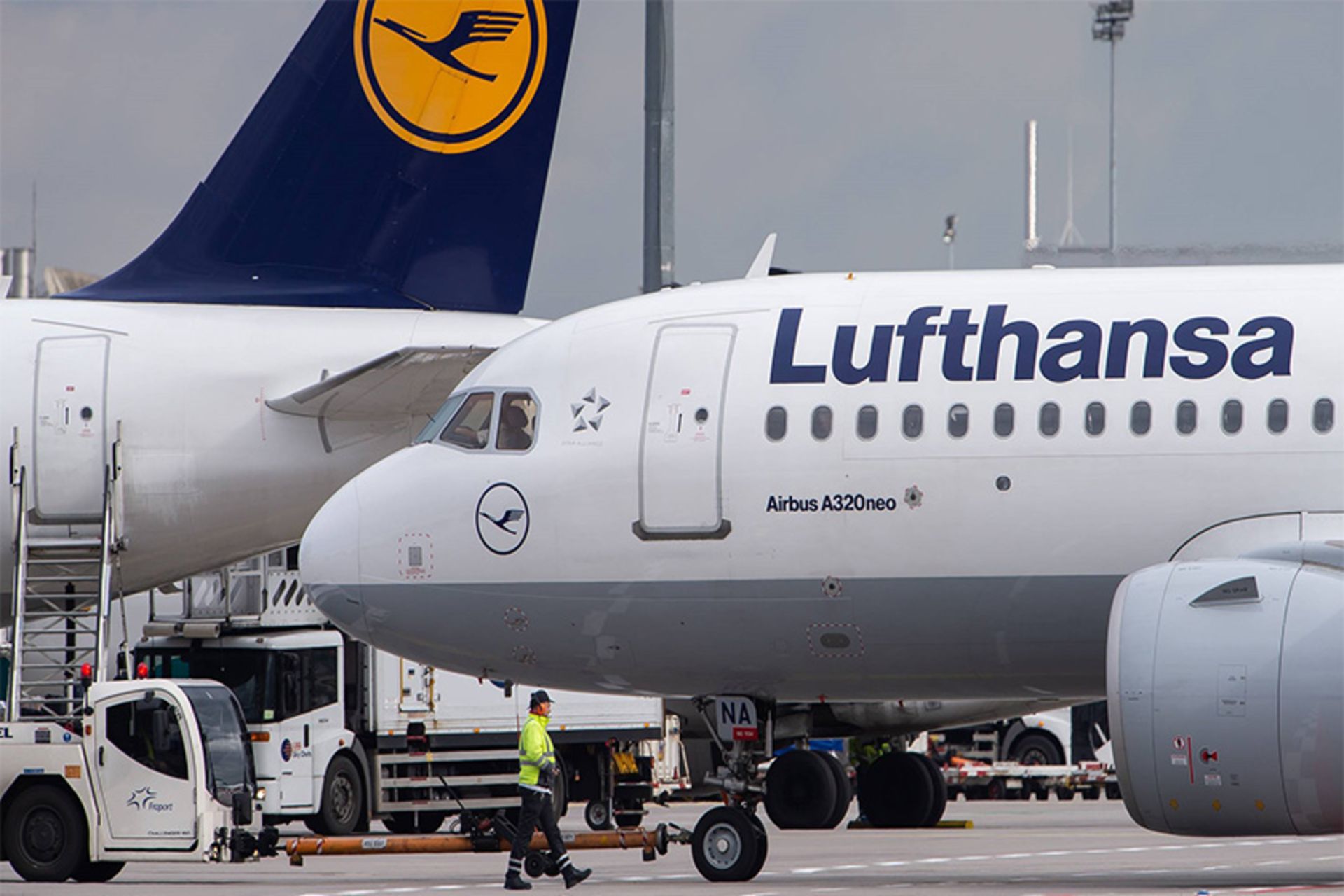 ایرباس a320 لوفتهانزا در حال تاکسی وی