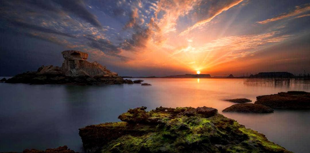 غروب جزایر ناز