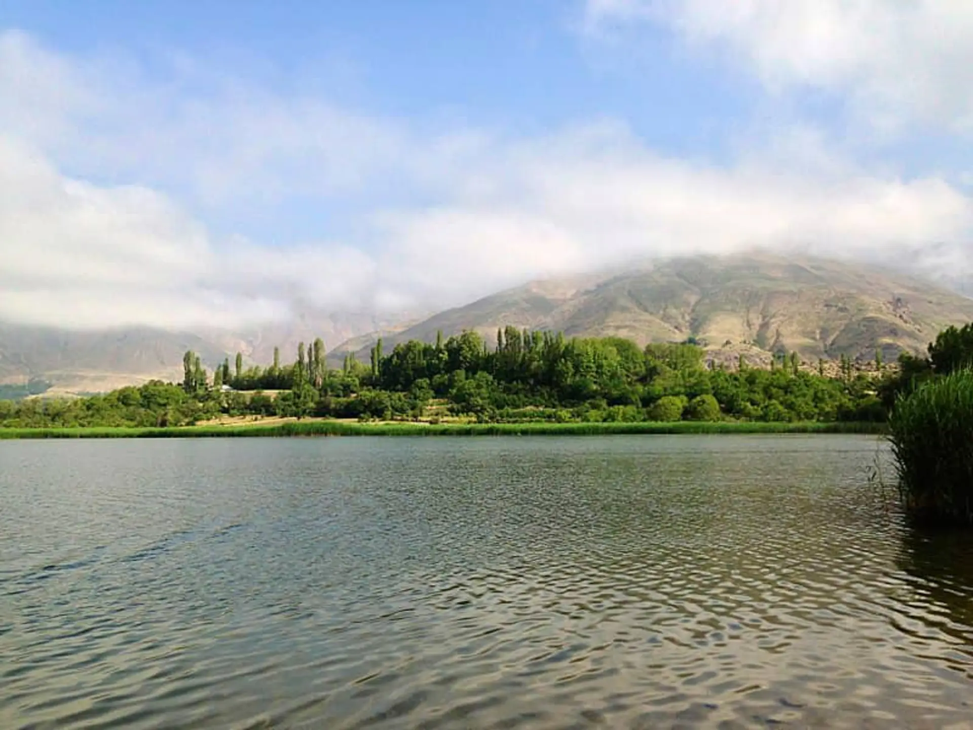 دریاچه زیبای اوان