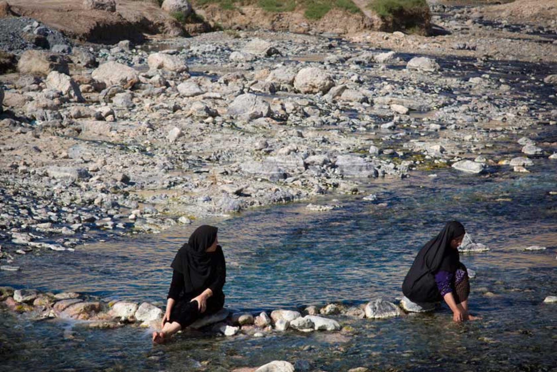 چشمه های آبگرم دهلران