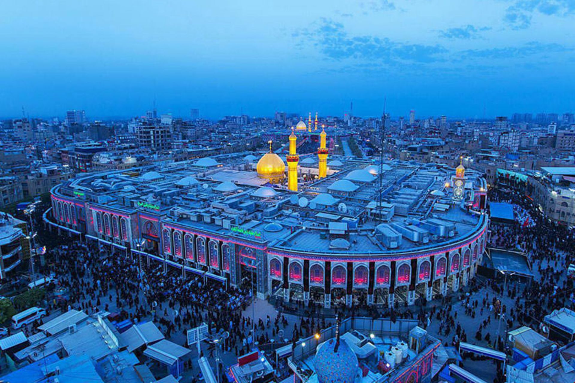 بارگاه امام حسین در بین الحرمین کربلا