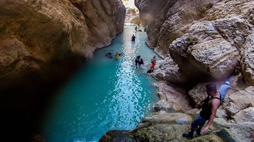 شنا و شیرجه در حوضچه های تنگه بنو
