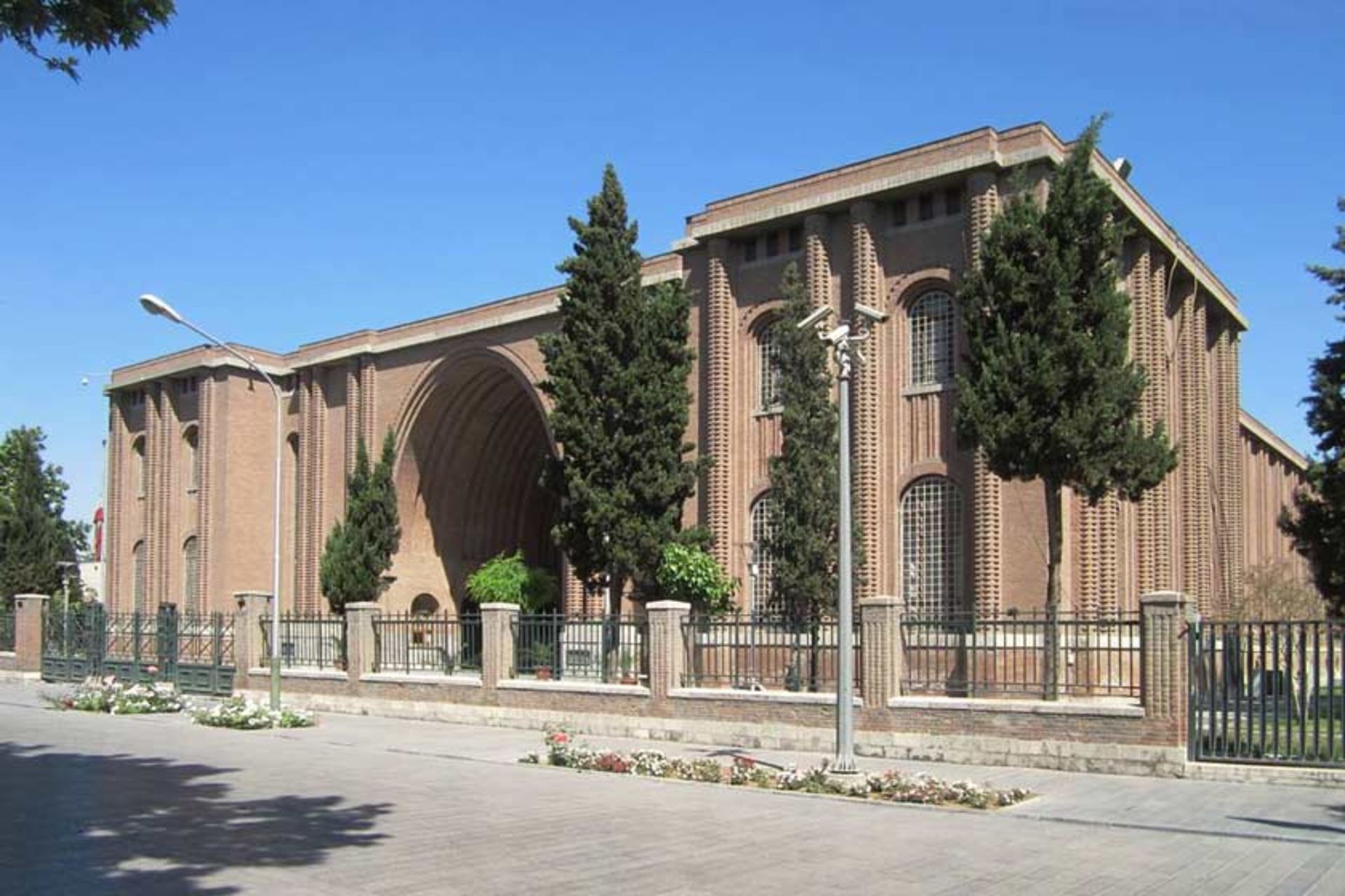 ساختمان موزه ایران باستان اثر آندره گدار
