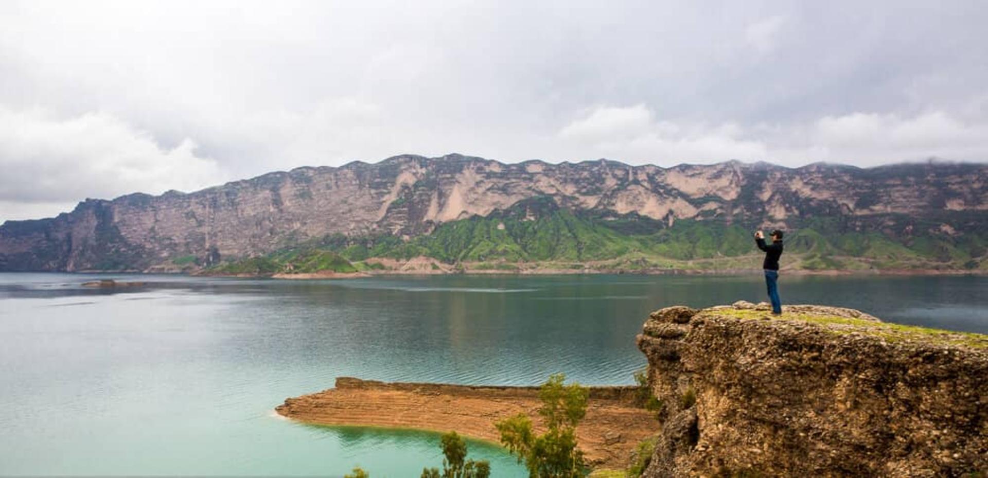 دریاچه زیبای شیهون