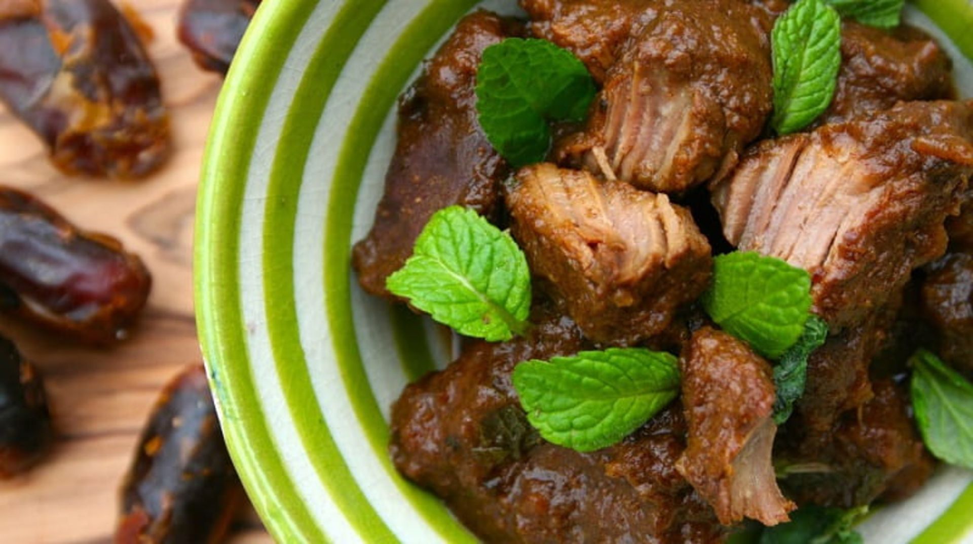 خورش گوشت بره و خرما
