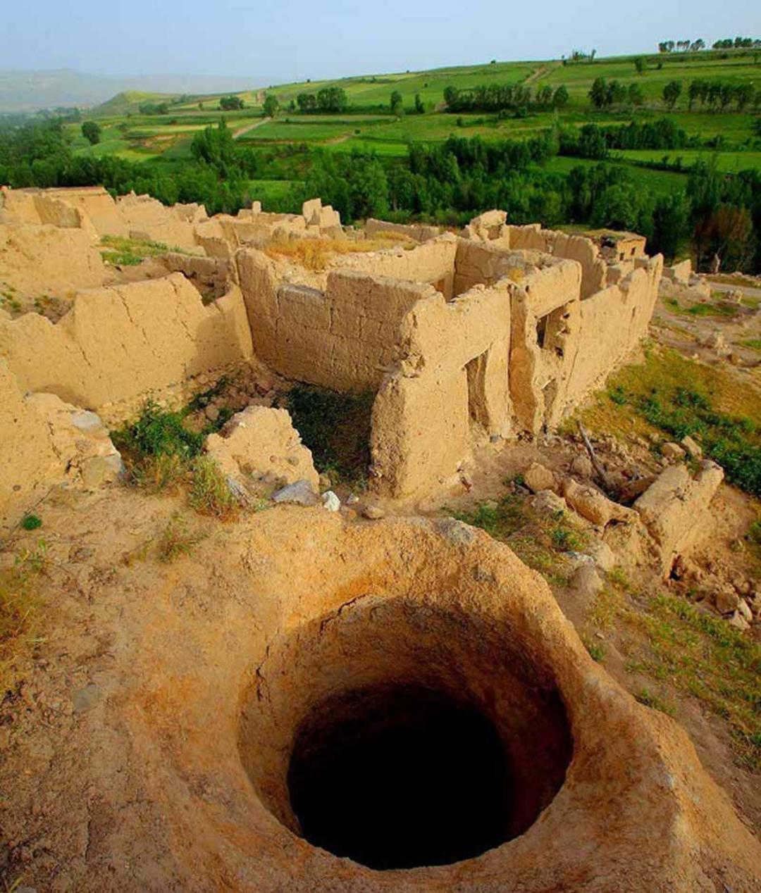تپه باستانی در روستای کنزق سرعین