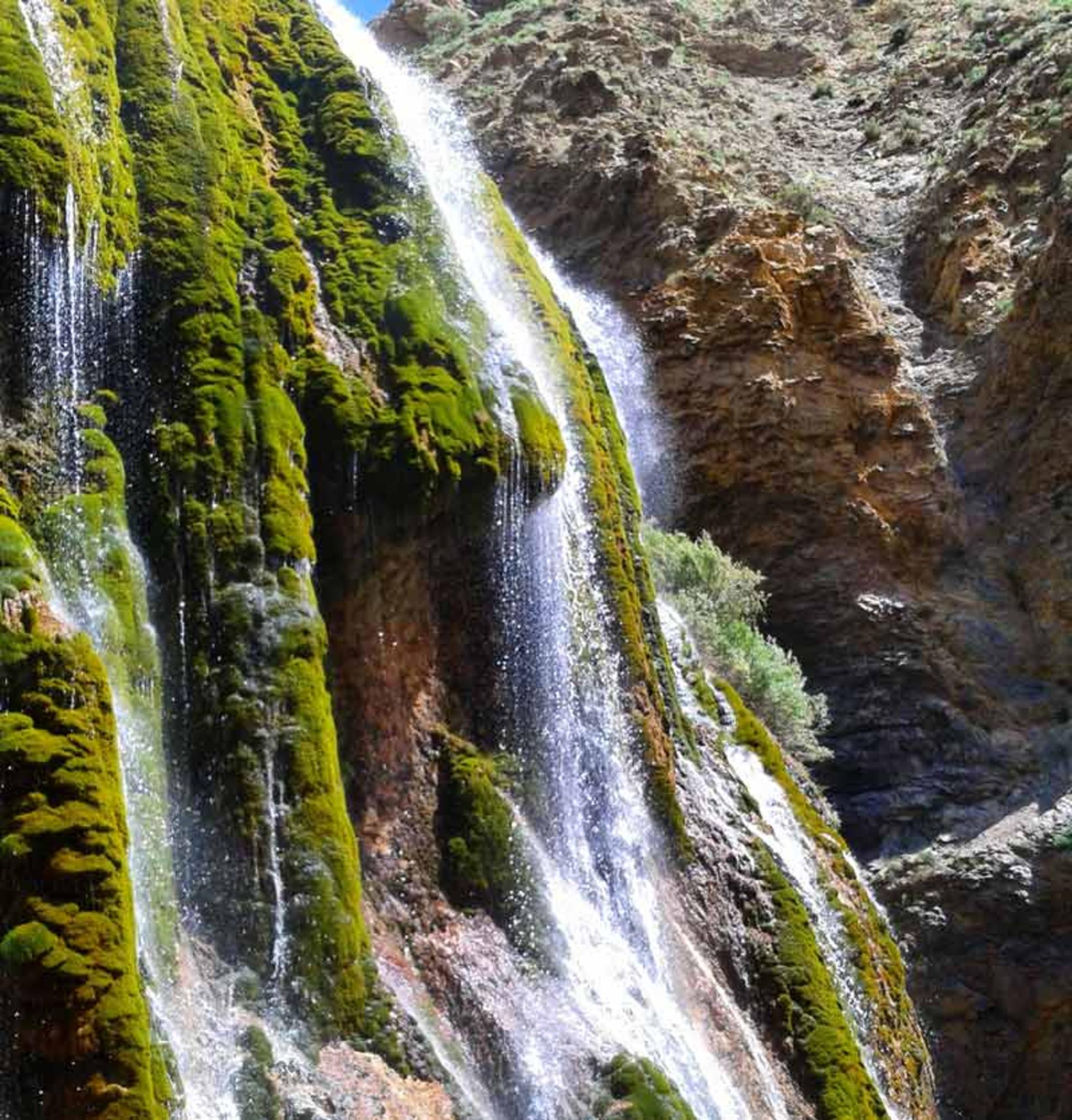 آبشار پونه زار در نزدیکی اصفهان