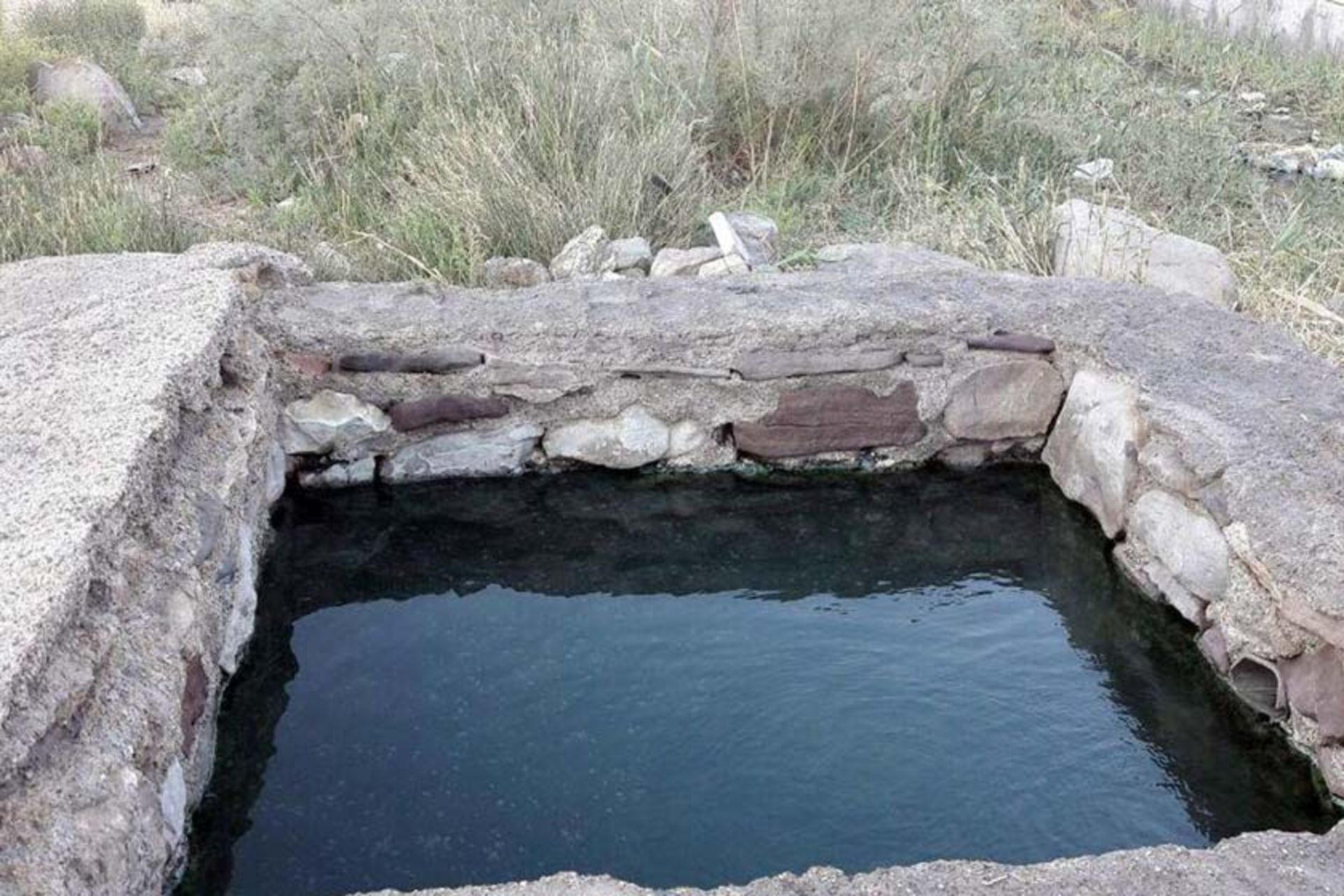 چشمه های آبگرم سمنان