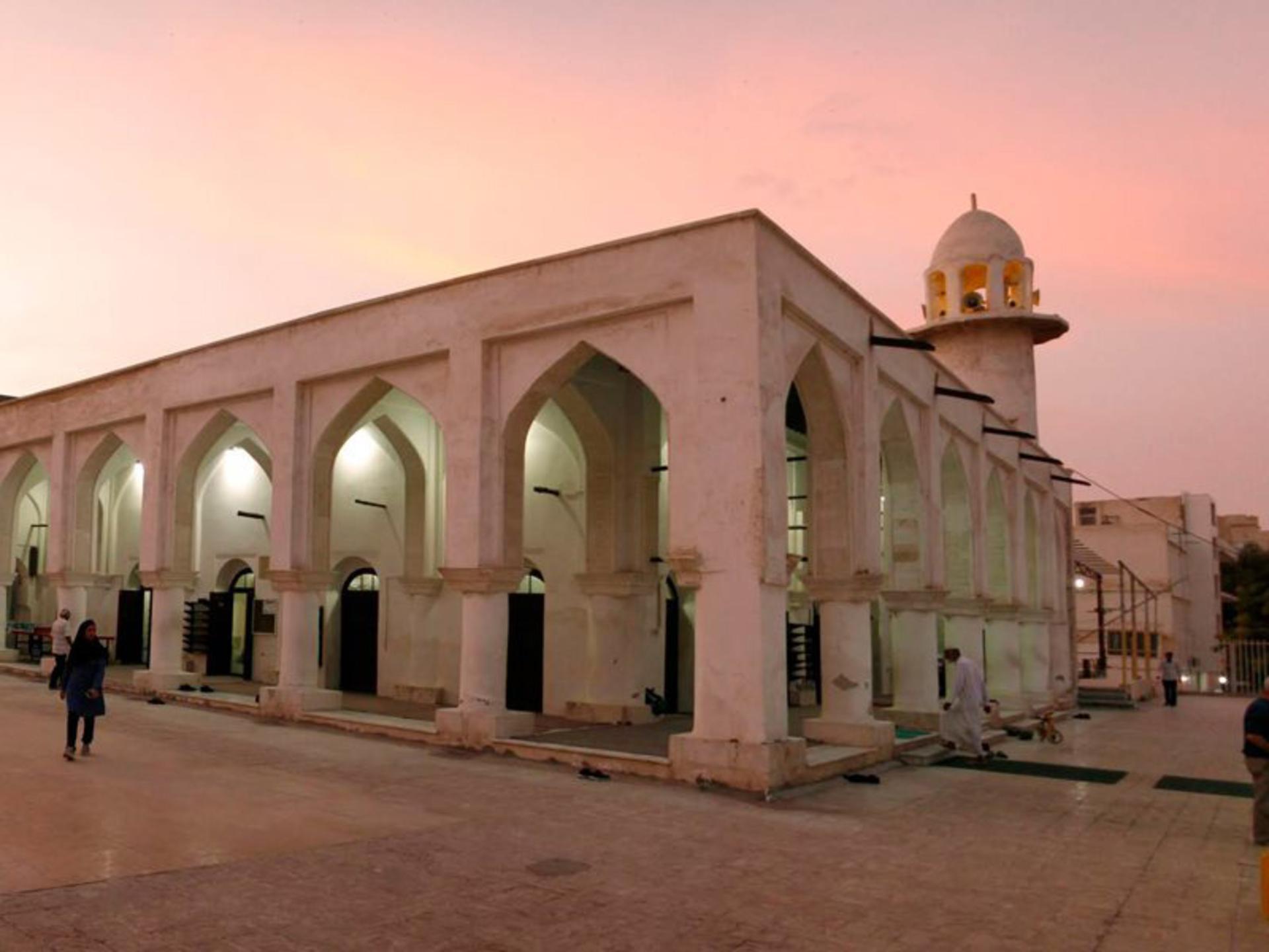 نمایی از غروب مسجد گله داری در بندر عباس