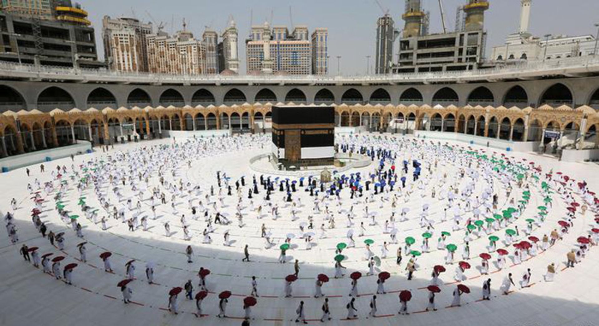 طواف کعبه با حفظ فاصله اجتماعی