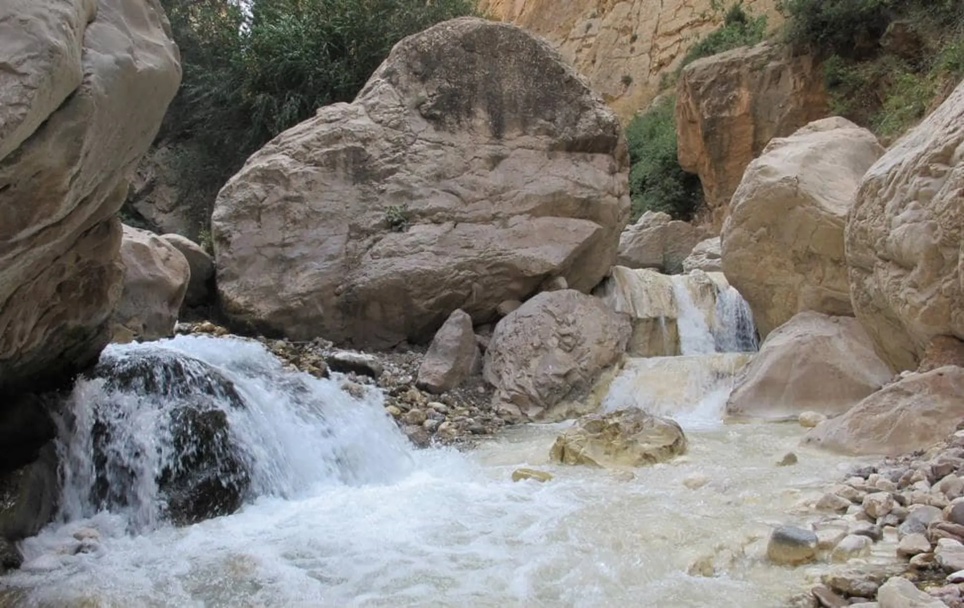 اعجاز و شگفتی در دره داران داش