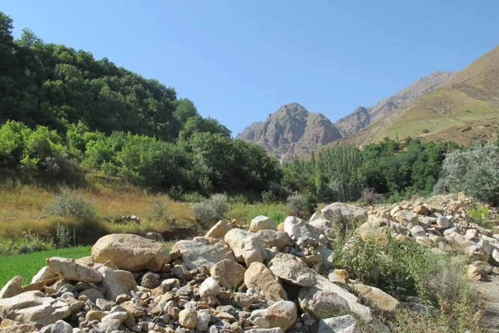 روستای عیش آباد