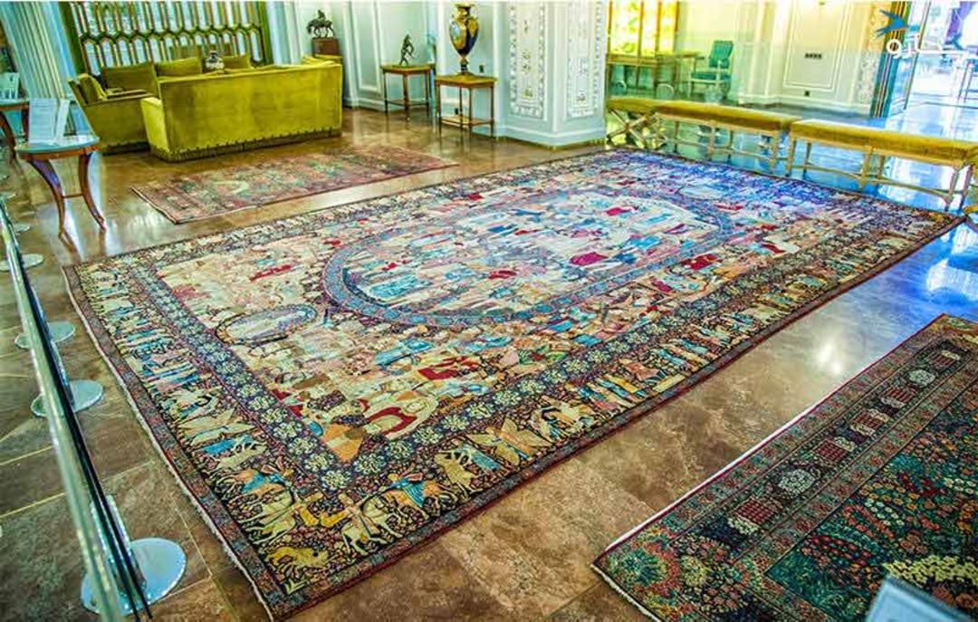 قالی مشهور کاخ نیاوران با تصویر پادشاهان ایران باستان