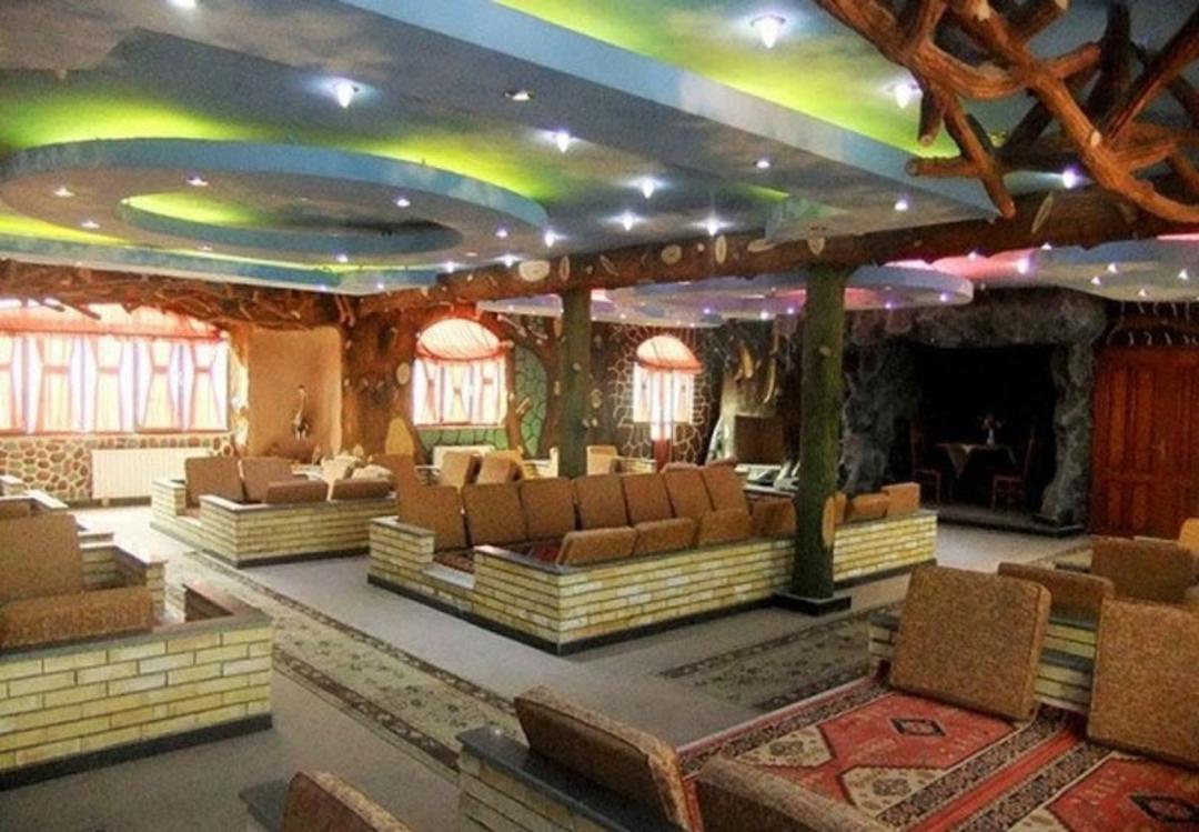 نمای لابی هتل رضوان خلیج فارس سرعین