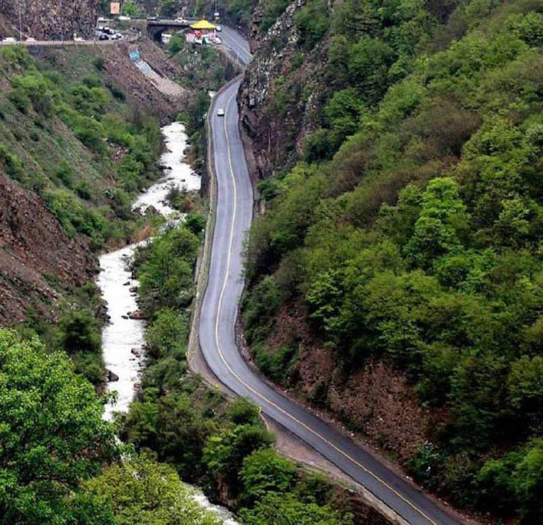 نمایی هوایی از مسیر جاده چالوس
