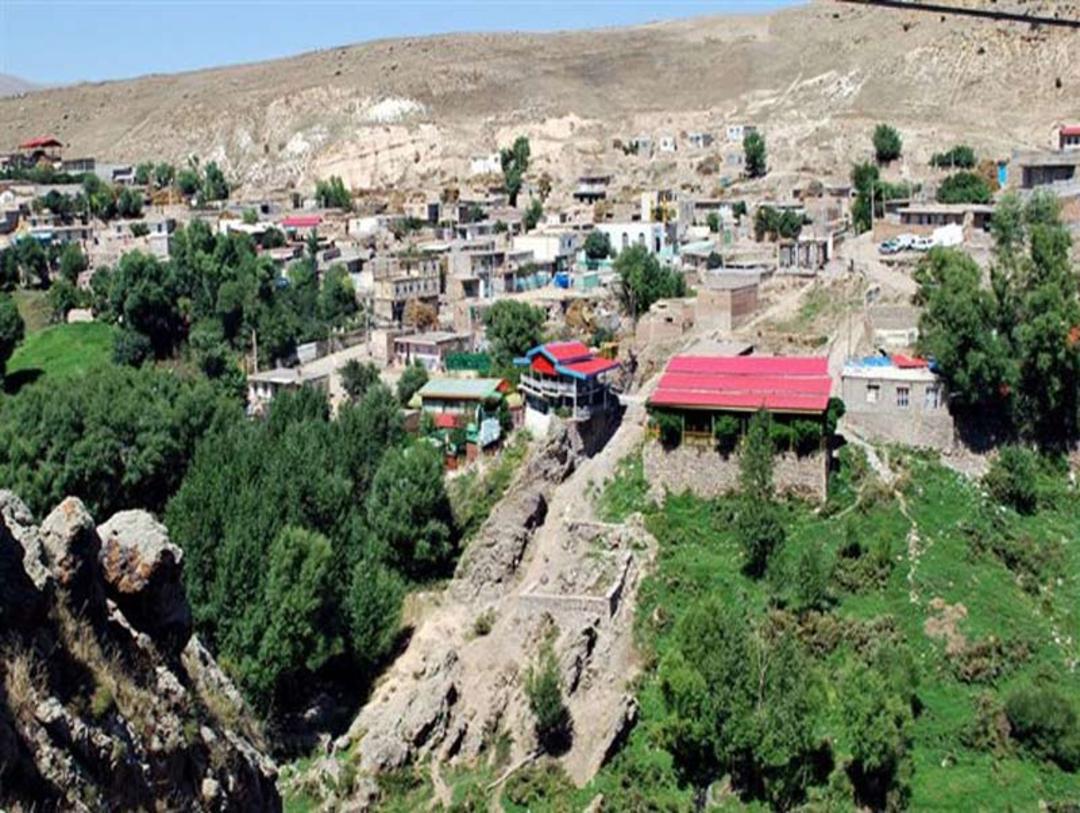 نمای هوایی روستای بیله درق(ویلا دره)