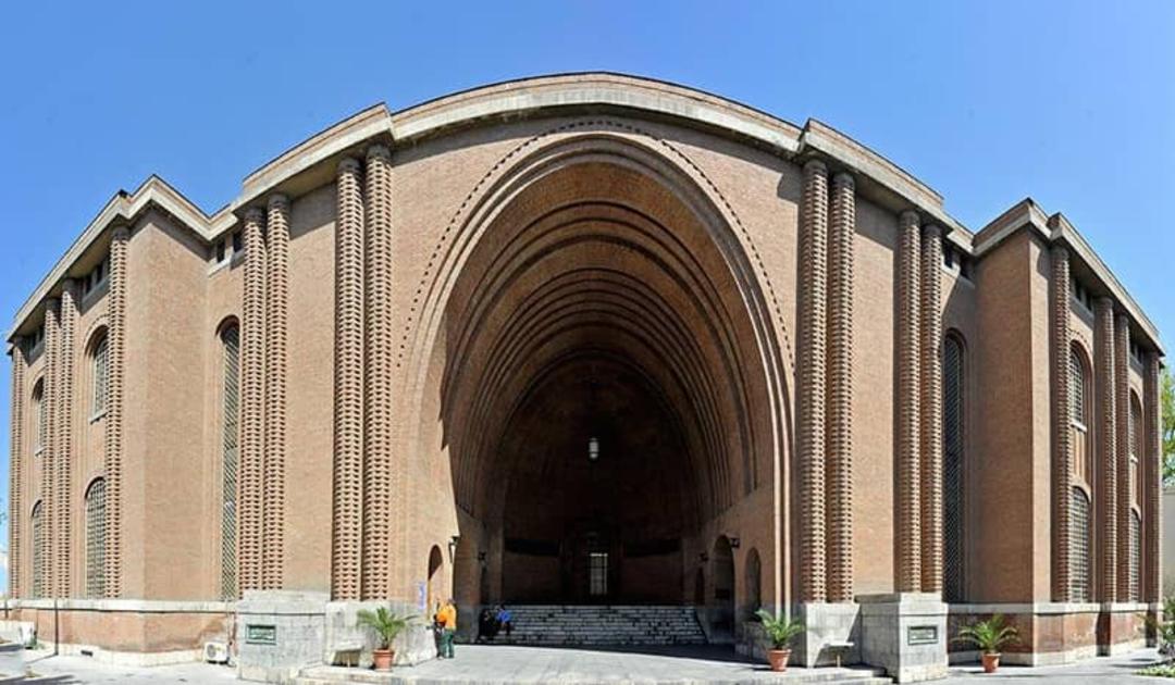 طرح طاق کسری در موزه ایران باستان