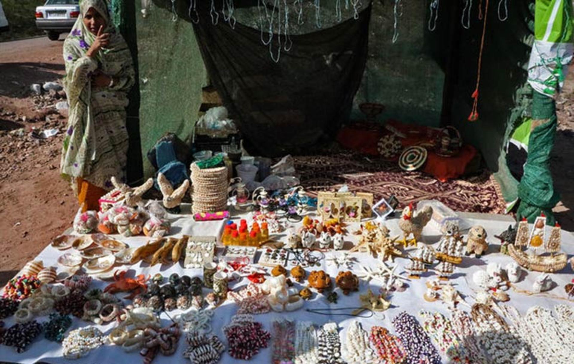 غرفه صنایع دریایی بندر عباس در بازار ساحلی بندر عباس